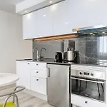 Bse15 Apartments 1C, A Home In Madeira