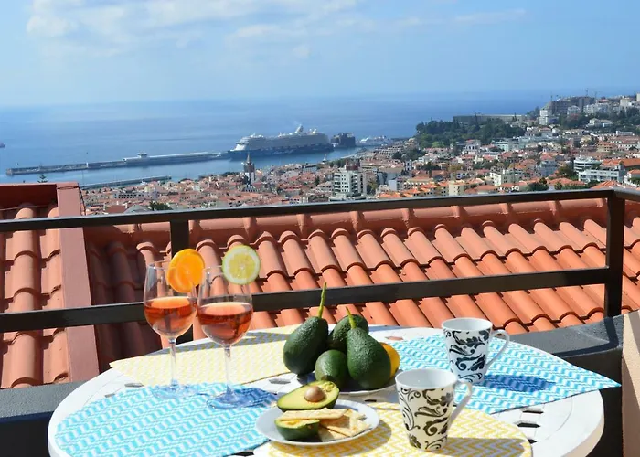 House In Funchal With Panoramic View 2-6
