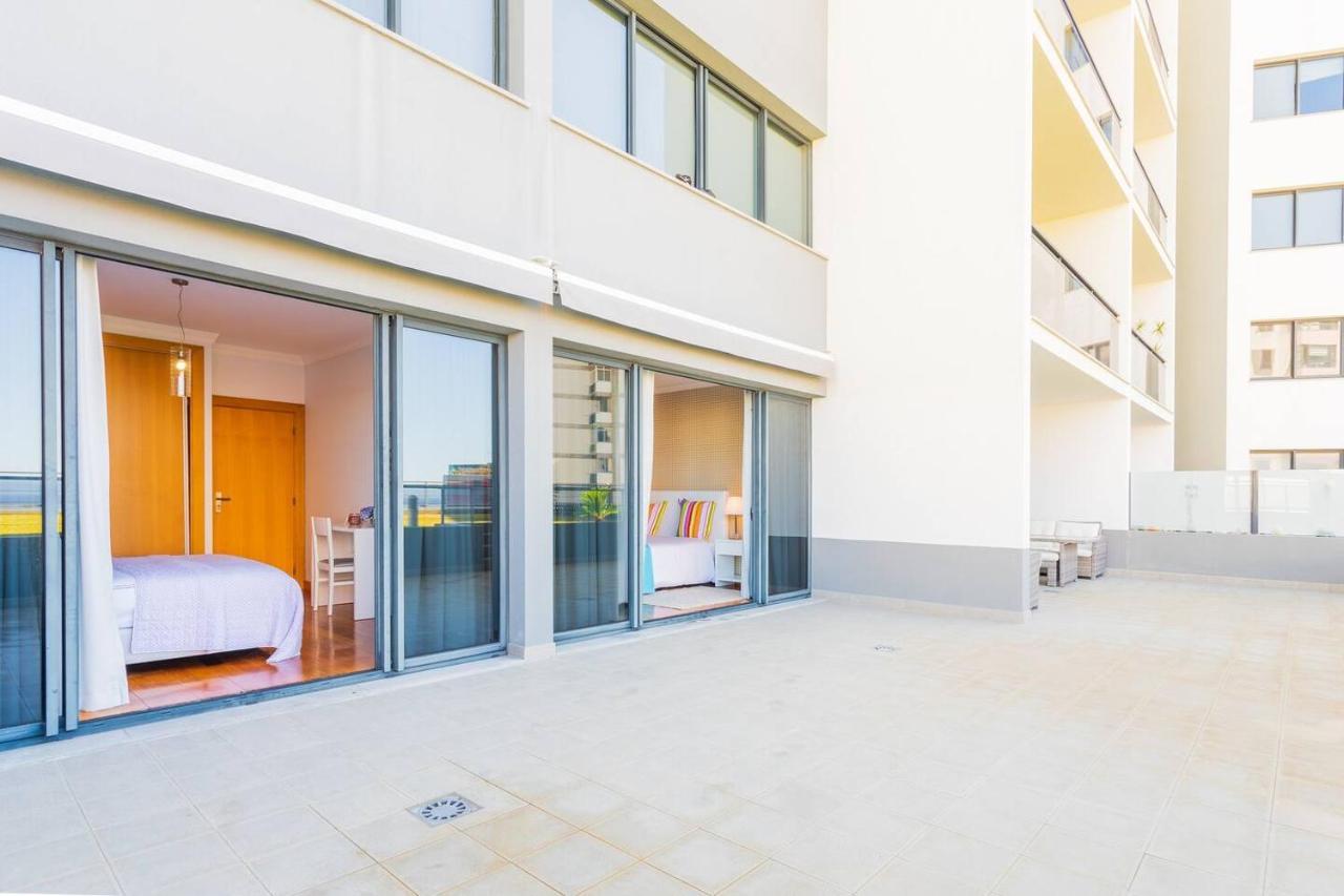 5 Bedrooms In Privileged Area With Ocean View *