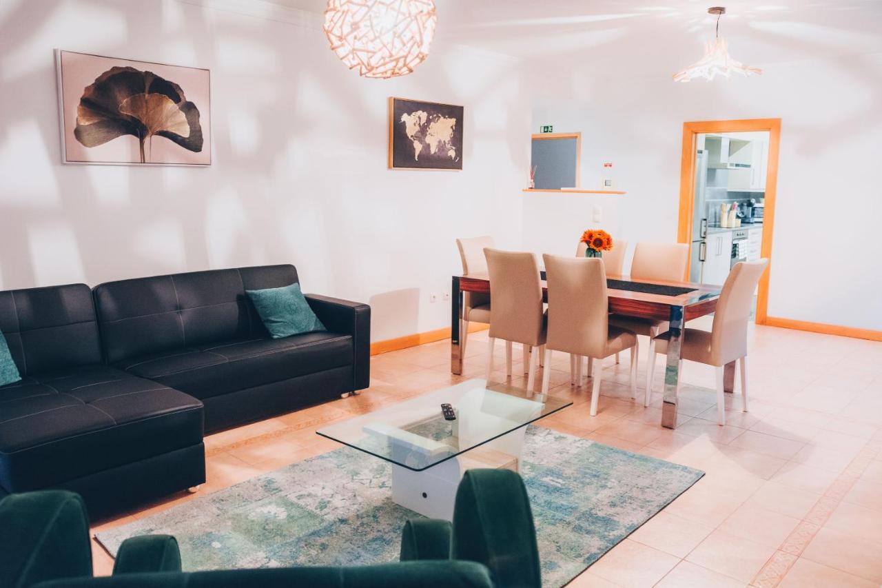 5 Bedrooms In Privileged Area With Ocean View Apartment