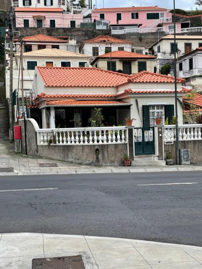 & Flower - Private Bedrooms * Funchal (Madeira)