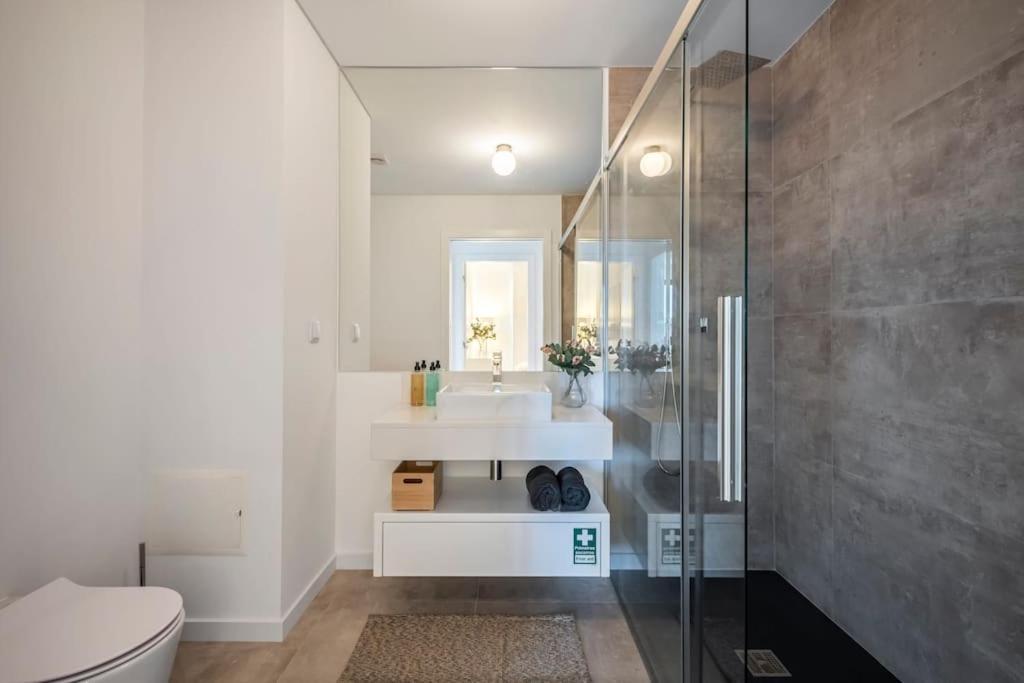 Location - With Pool Apartamento *