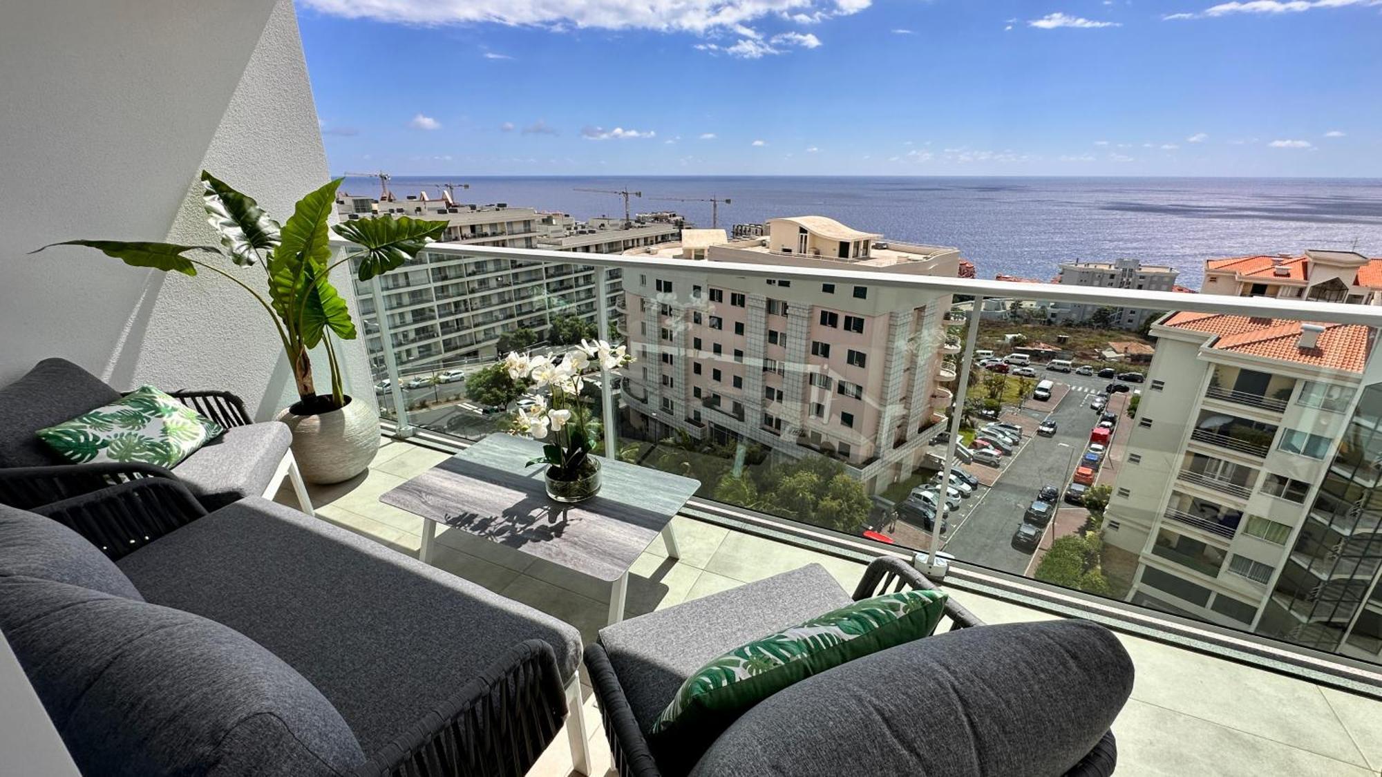 Getaway To Blue Paradise At Madeira Island Apartment