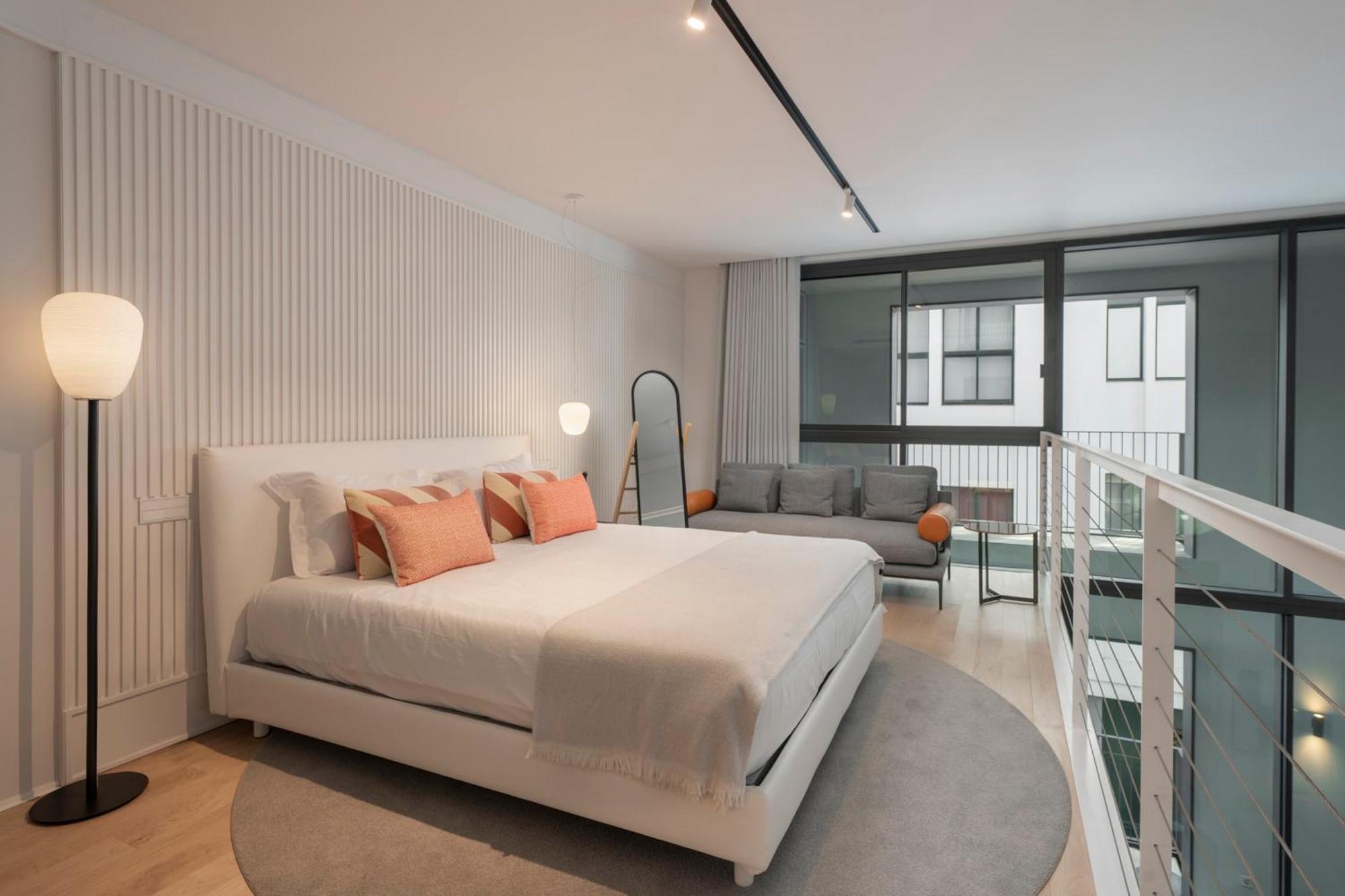 Savoy Insular Loft By An Island
