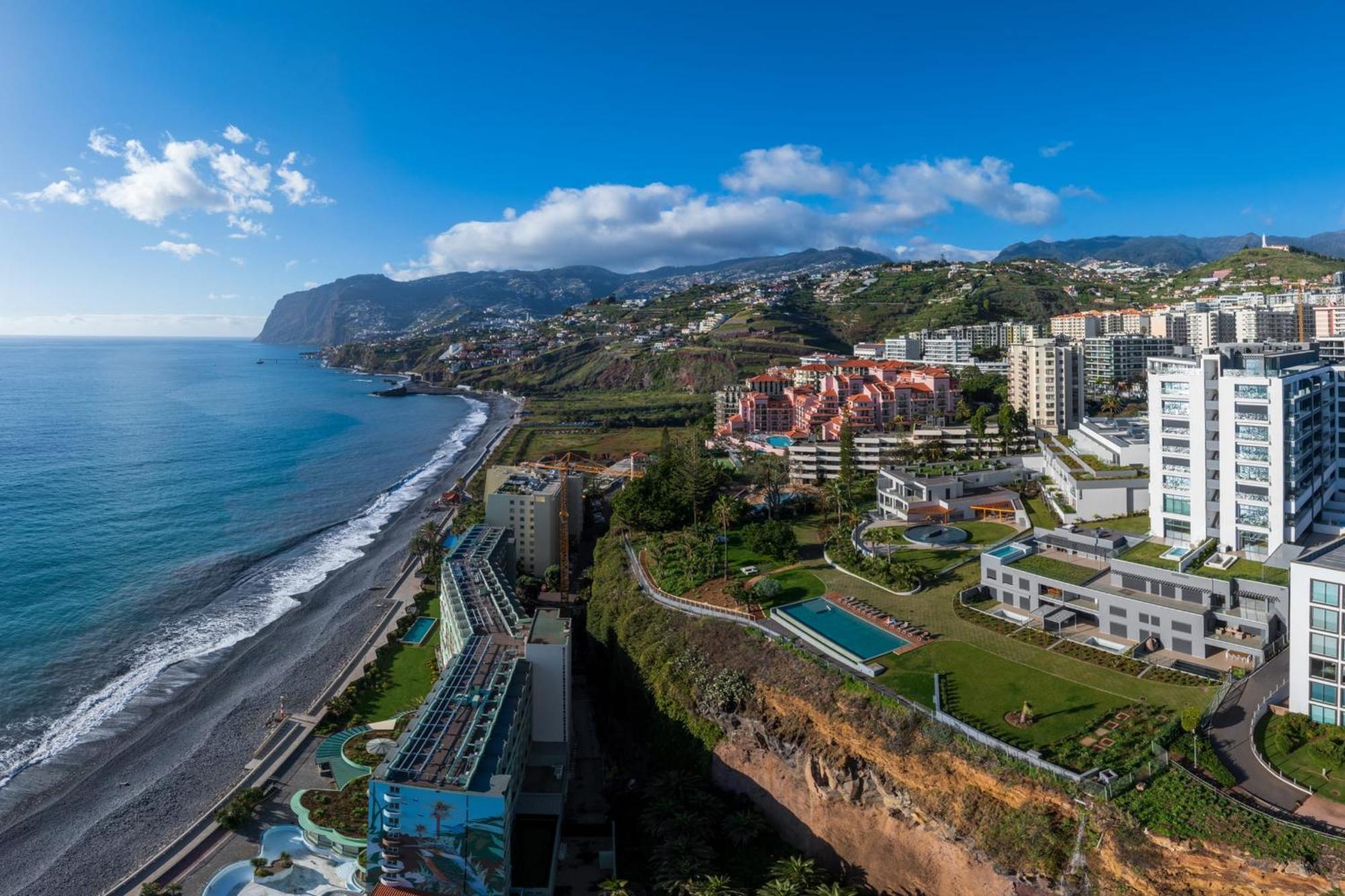 Acqua Ii By An Island * Funchal (Madeira)
