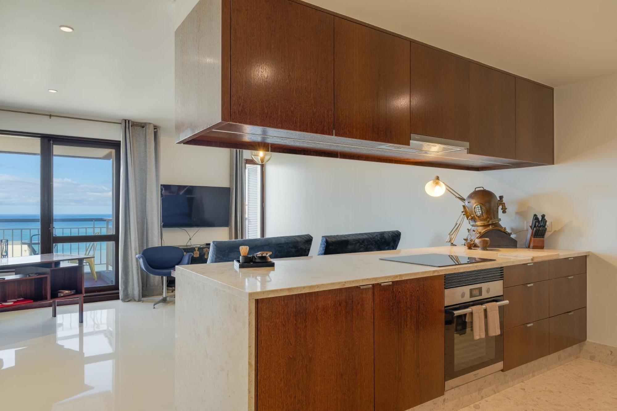 Carlos Apartment *