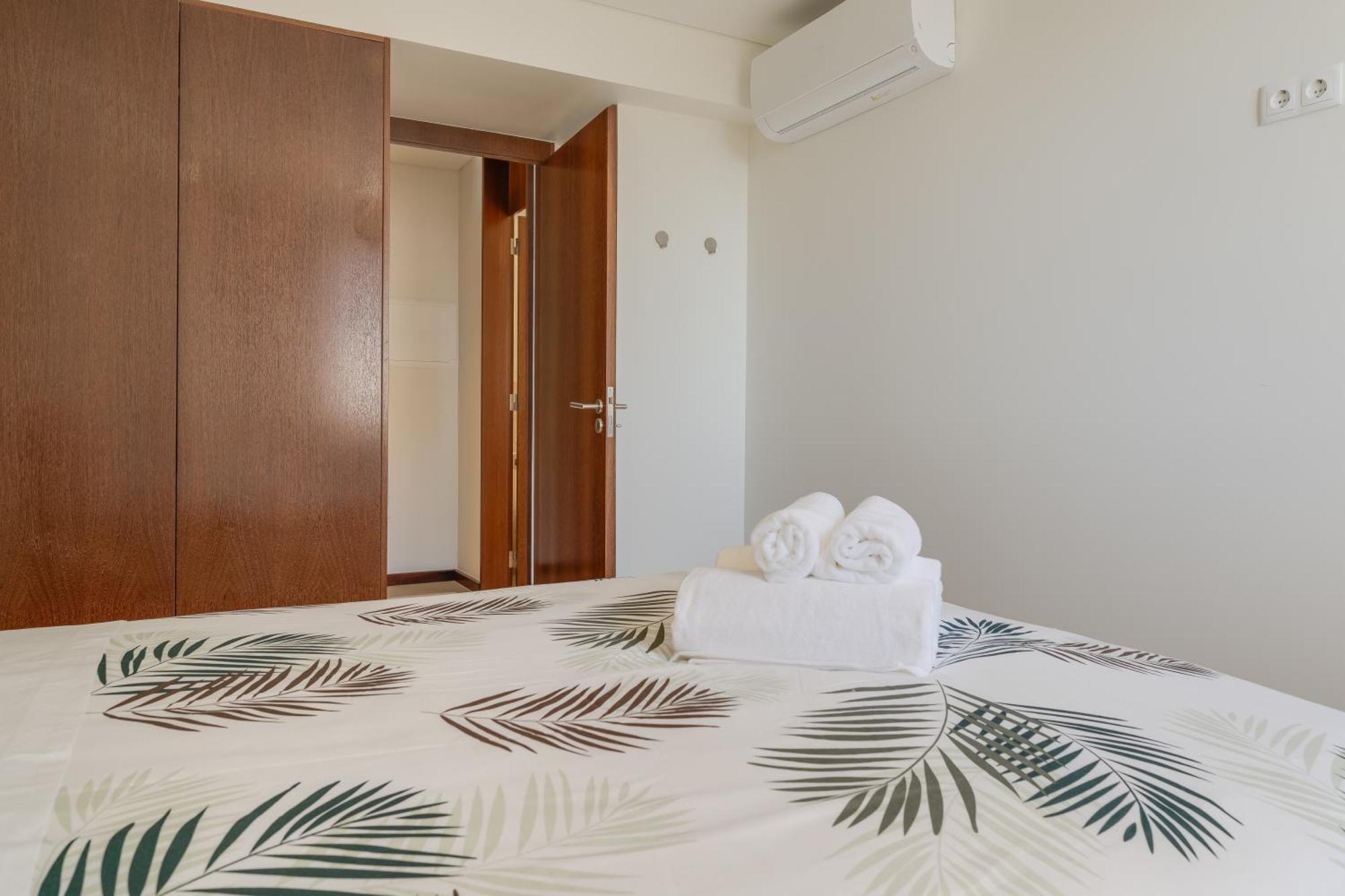 Carlos Apartment *