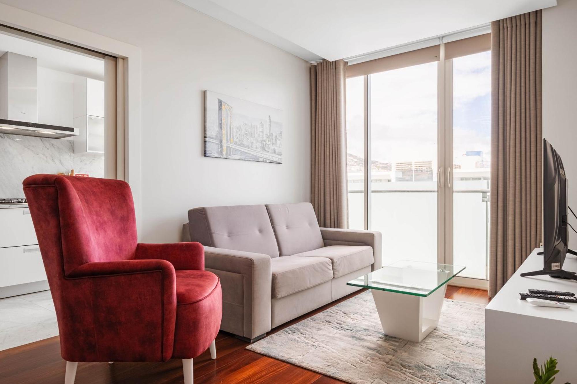 Seaside Serenity Apartment