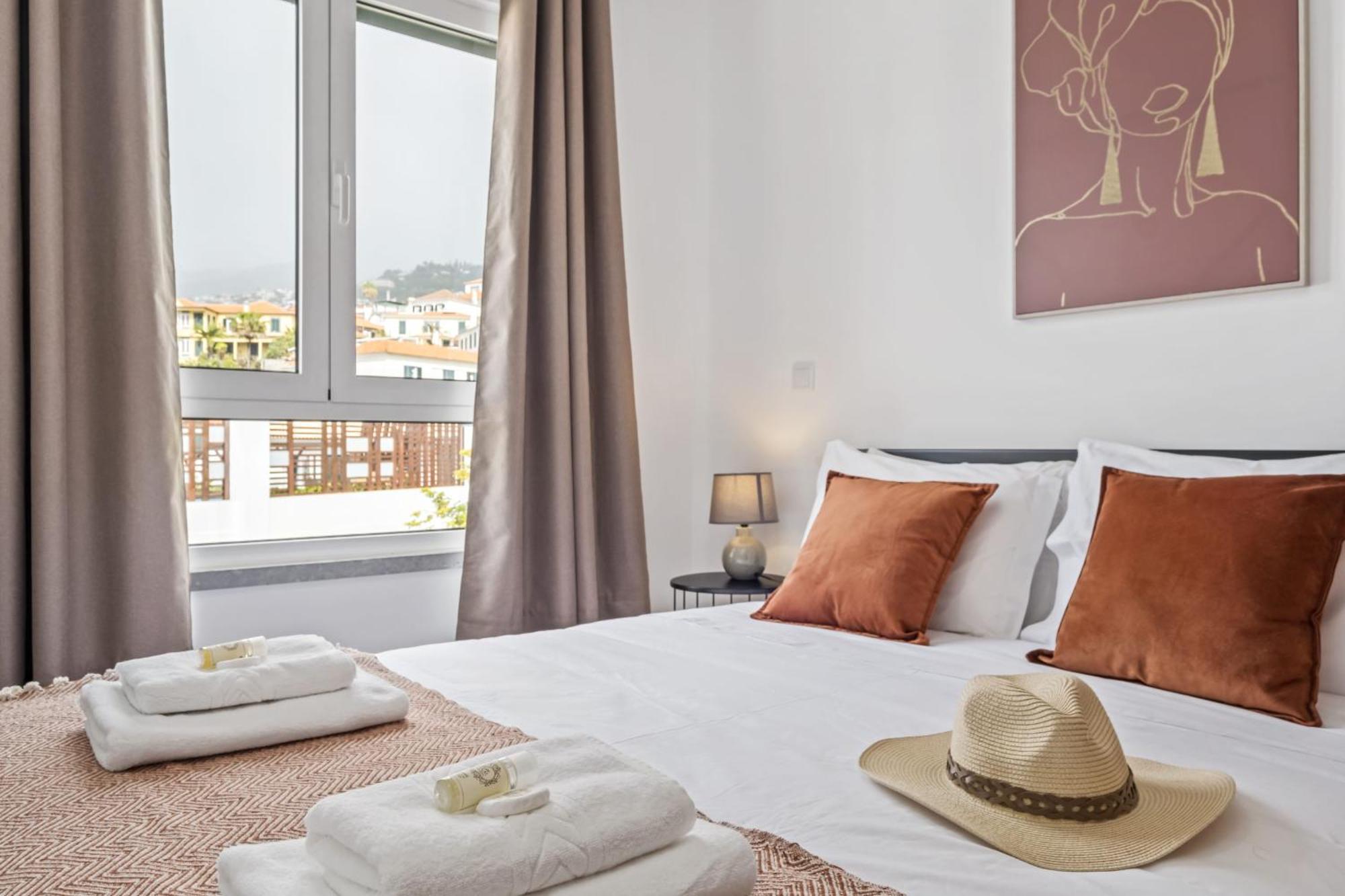 Locally By Madeira Sun Travel Căn hộ *