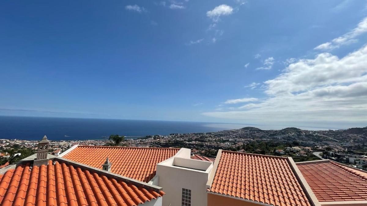 Casa Mollivia - Breath Taking Views Over Funchal (Madeira)