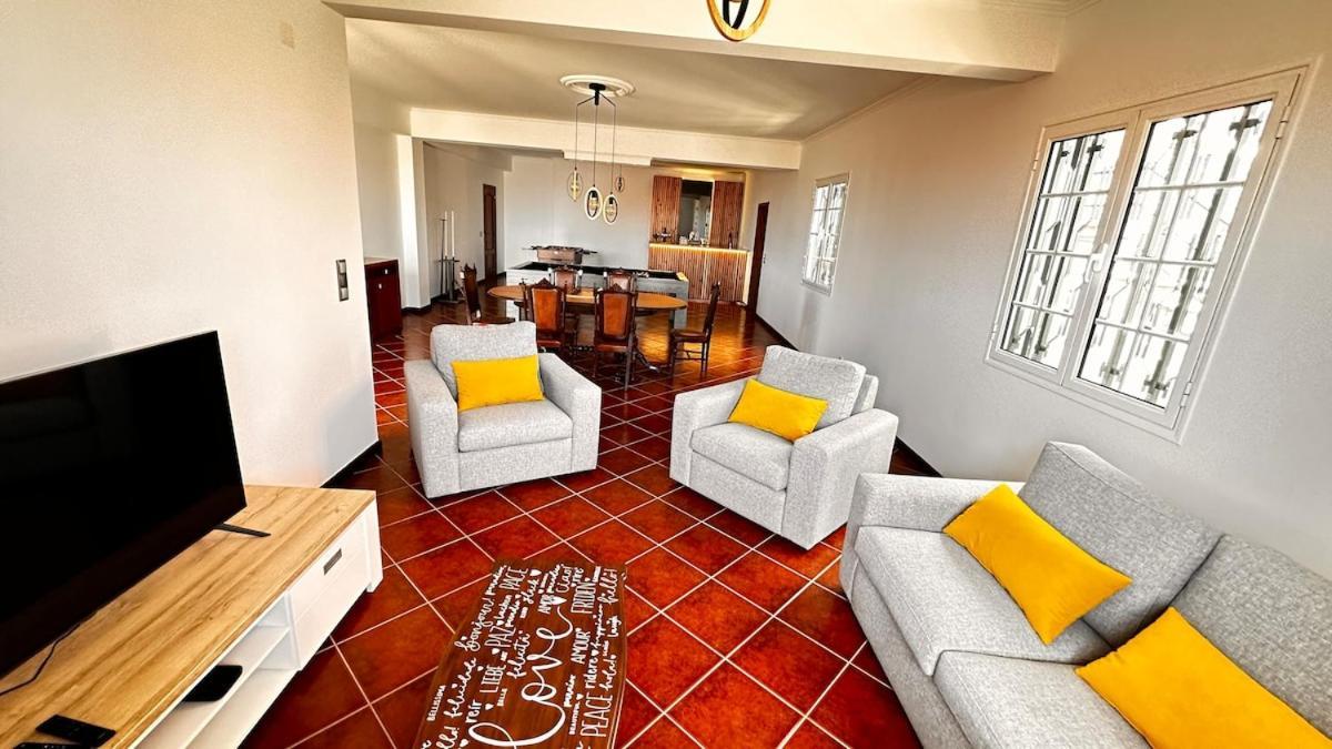 Casa Mollivia - Breath Taking Views Over * Funchal (Madeira)