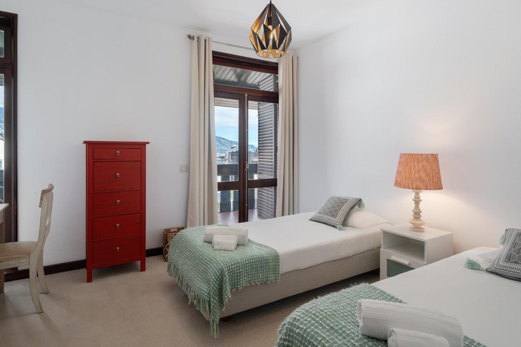 Charming Villa, Spacious, Beautiful Views! *
