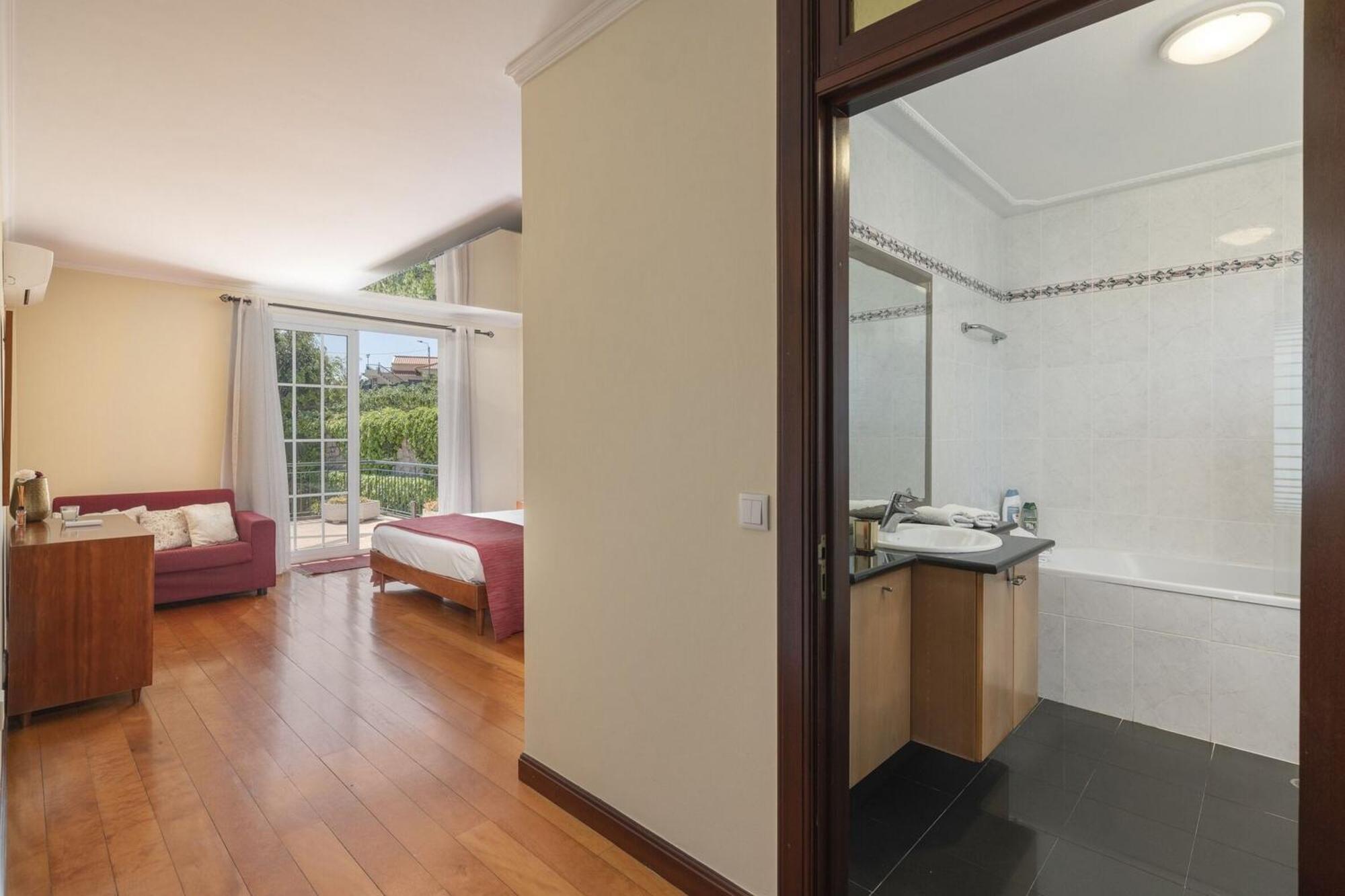 Great Family Villa In Funchal *