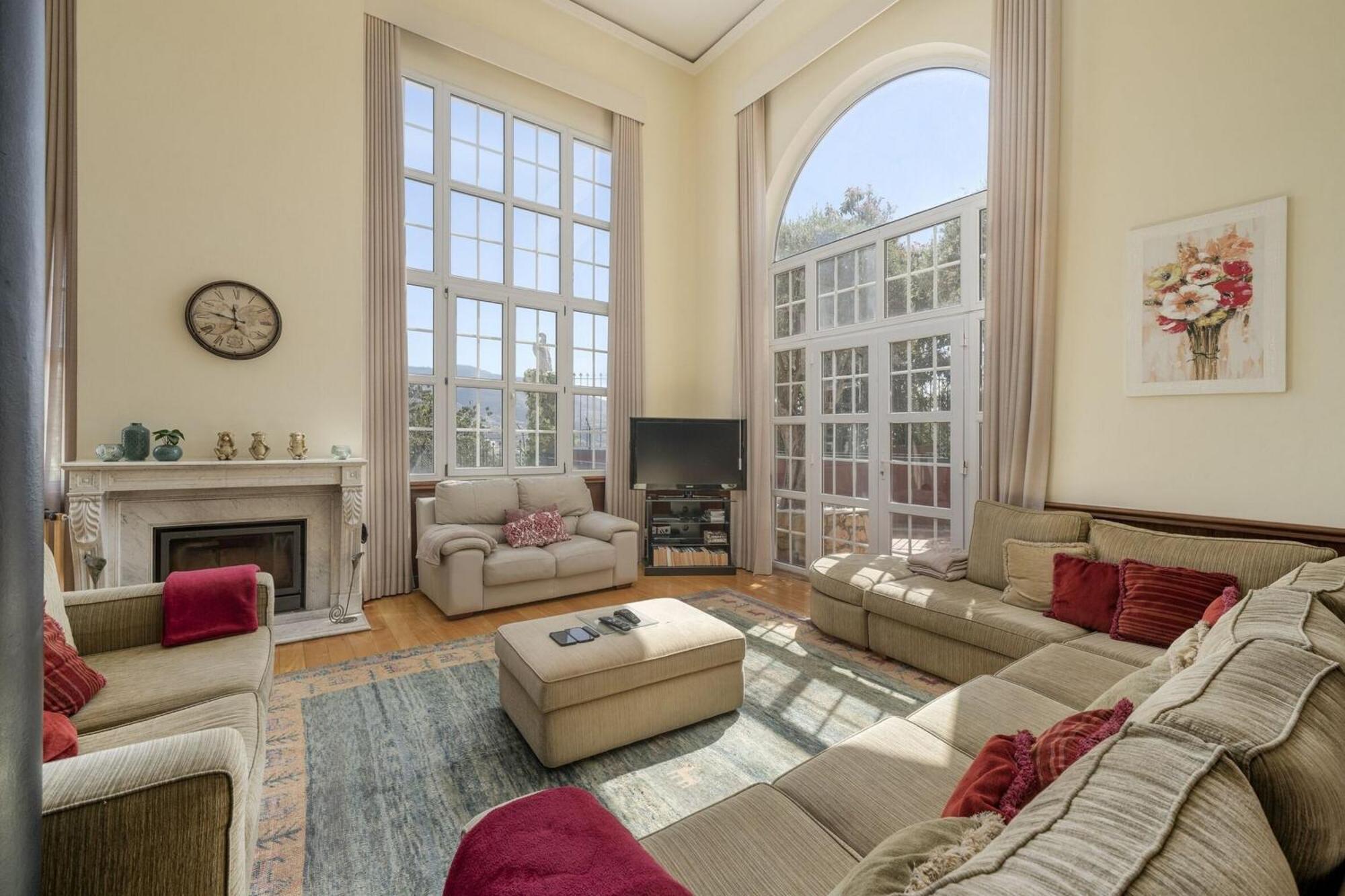 Great Family Villa In Funchal