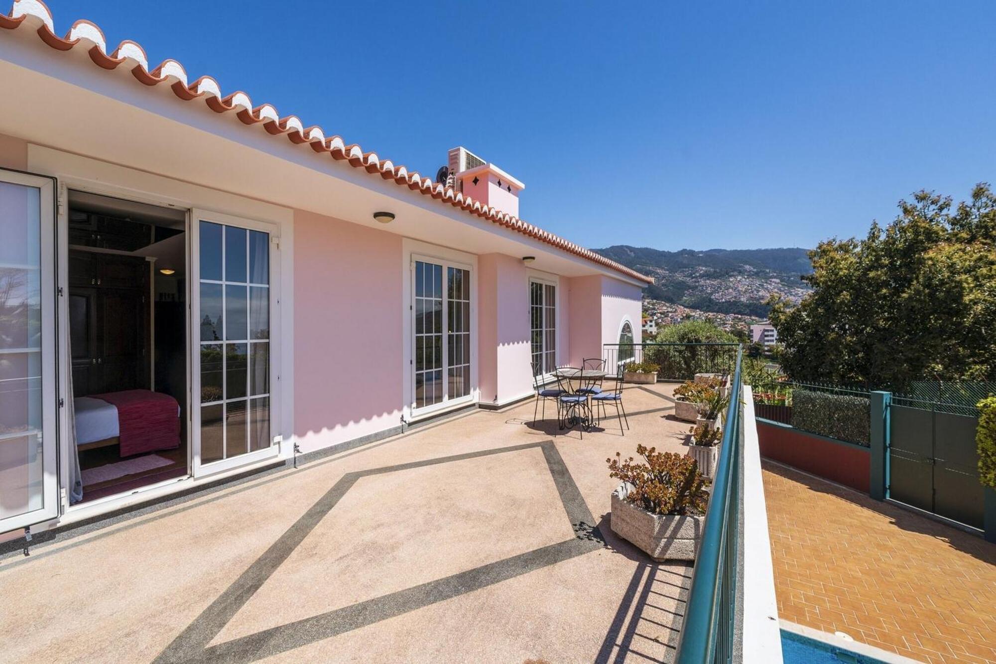 Great Family Villa In Funchal *