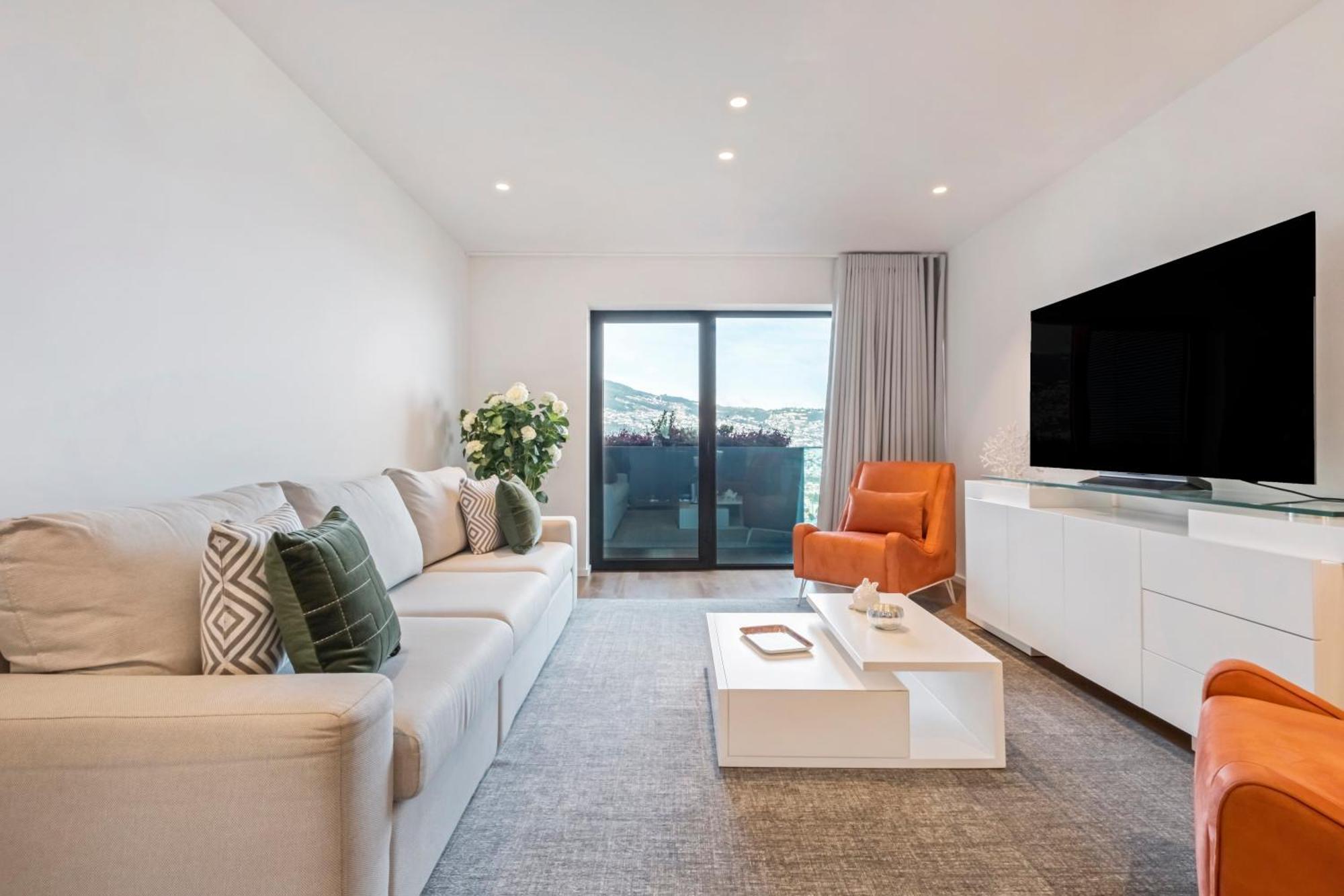Panoramic Bay And Sea Views - Luxury 3-bed Flat Funchal (Madeira)