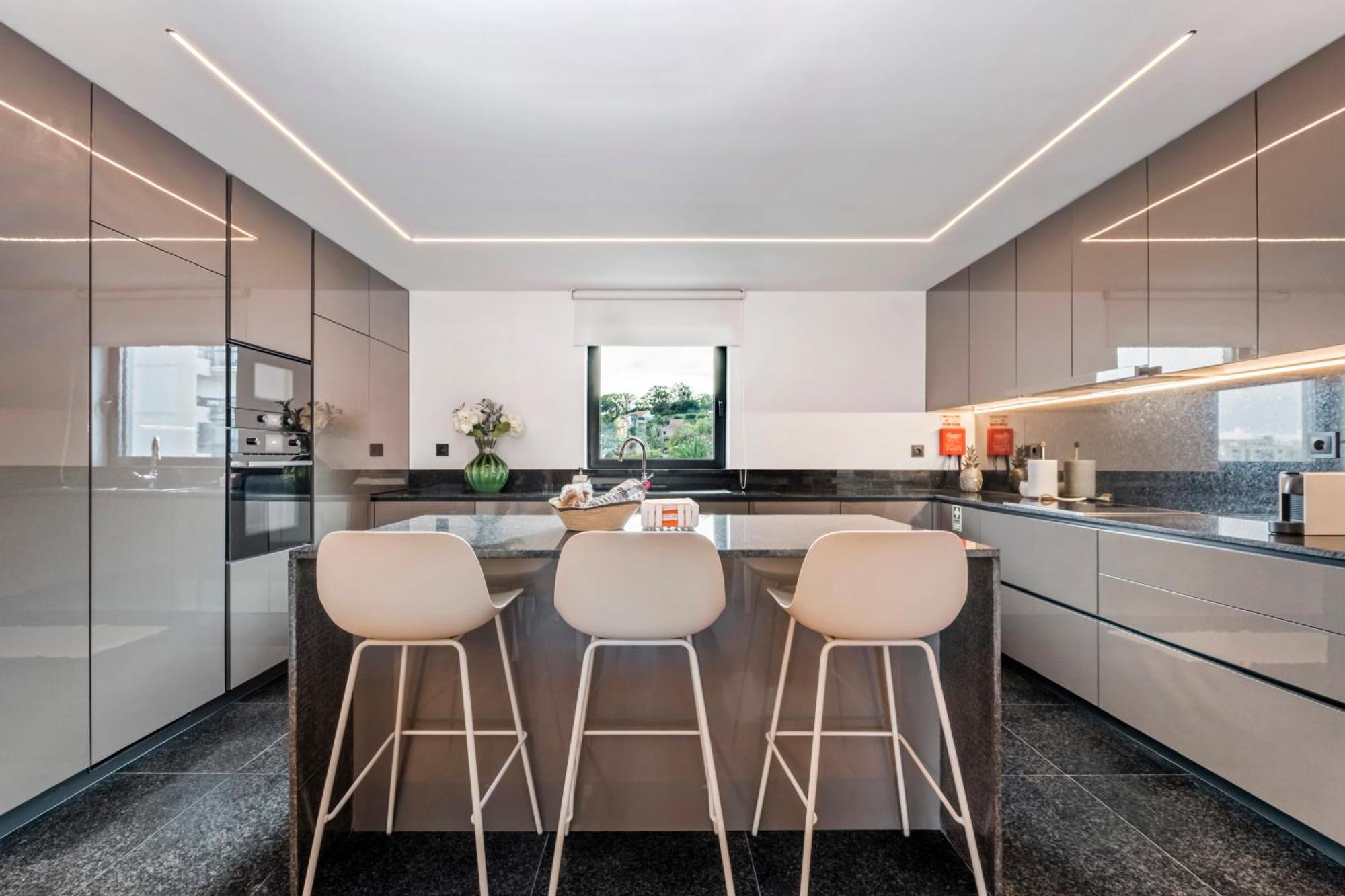 Apartamento Panoramic Bay And Sea Views - Luxury 3-bed Flat