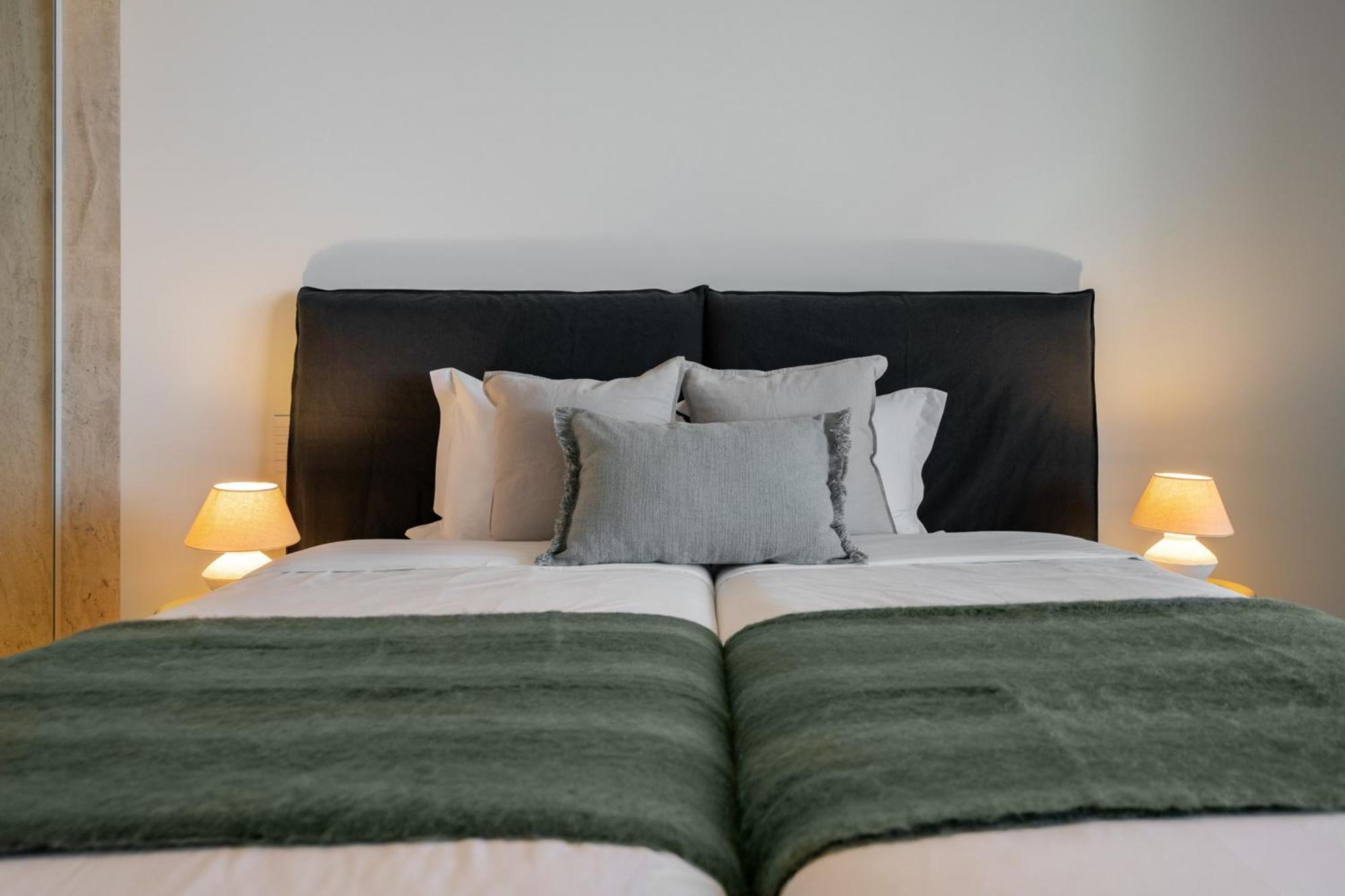 Savoy Monumentalis V A Retreat In An Icon Of Luxury Apartment