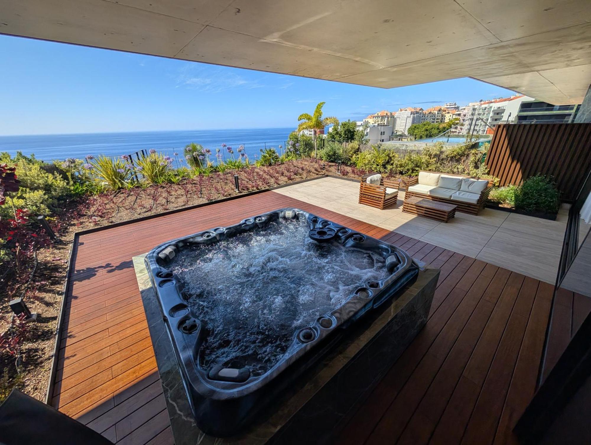 Apartment Savoy One Bedroom With Jaccuzzi - Style And Sophistication Funchal (Madeira)
