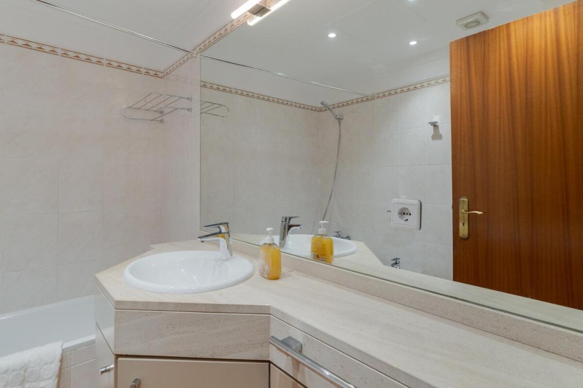Apartamento Sao Joao- 3 Bedroom *