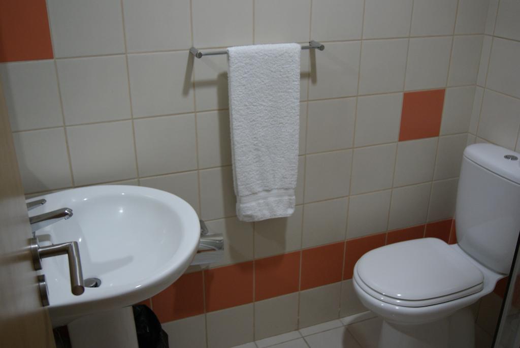 Hostel Residencia Universitaria Nossa Senhora Das Vitorias Funchal (Madeira)