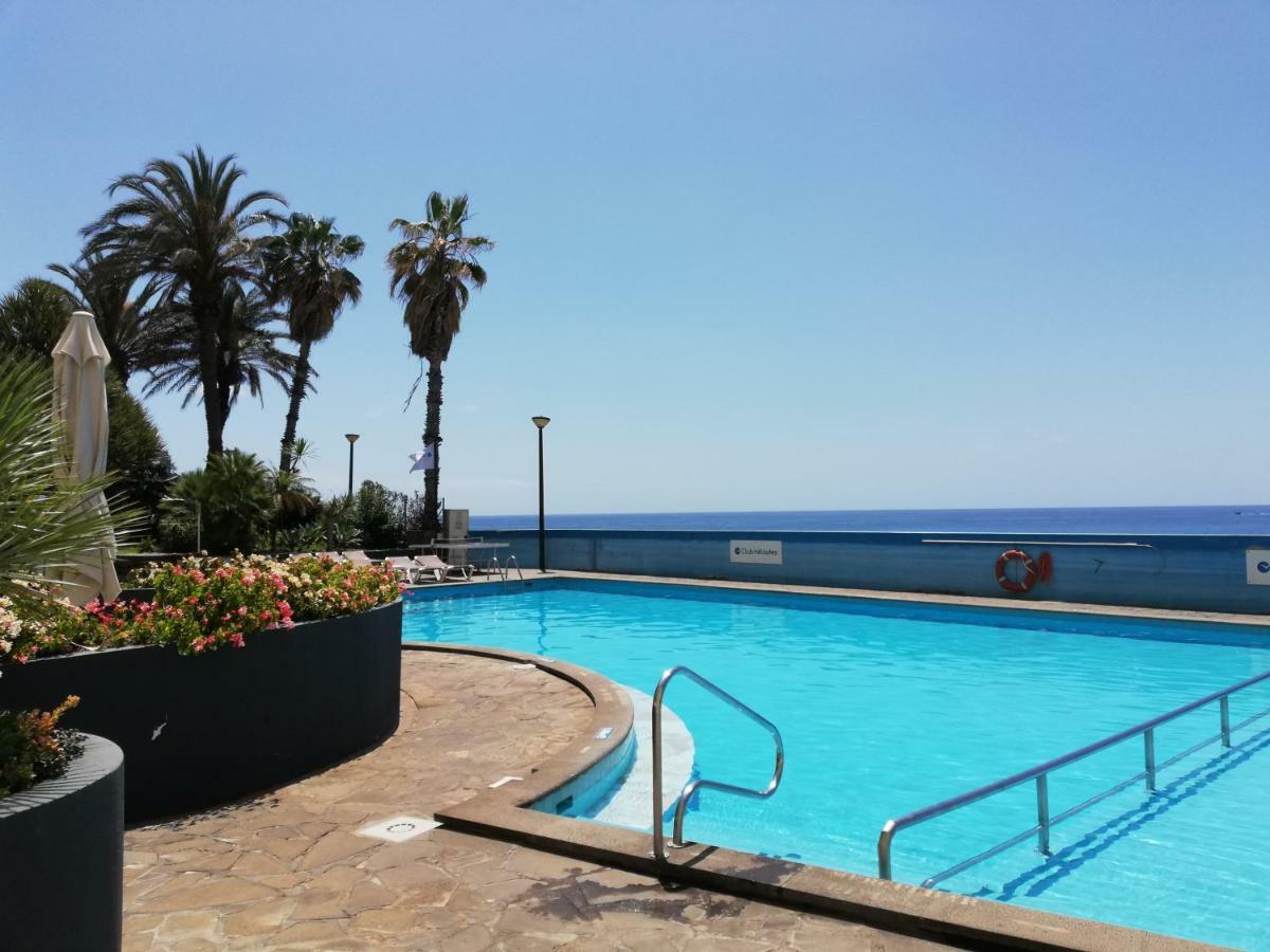 By The & Pool Apartament *