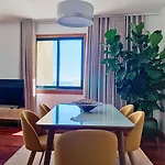Glorious Apartment By Lovelystay
