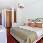 Glorious Apartment By Lovelystay