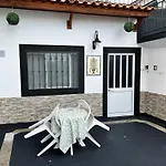 Funchal-Studio-Sleeps4-Freeparking