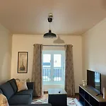 Old Zone Apartments 1A