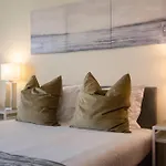 Apartamento Do Carmo By An Island Apart