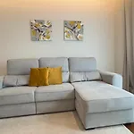 La Vie Center Flat