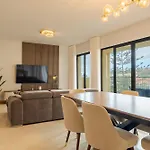 Living Bx Apartment In City Center