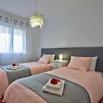 Golden Place Apartment