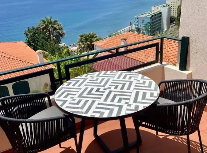 Ocean Cliffs Apartments