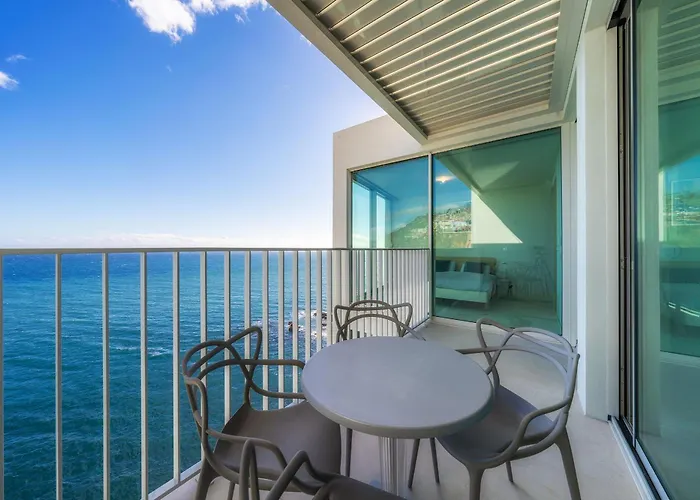 Barreirinha Front-Line Sea View II by HR Madeira