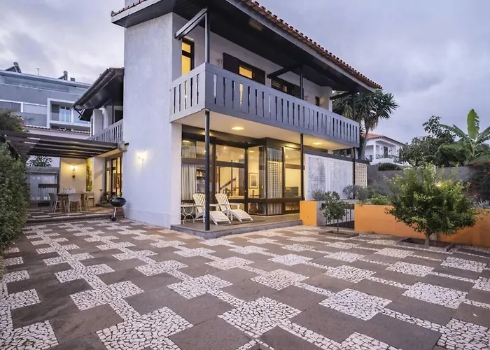 Charming Villa, Spacious, Beautiful Views!