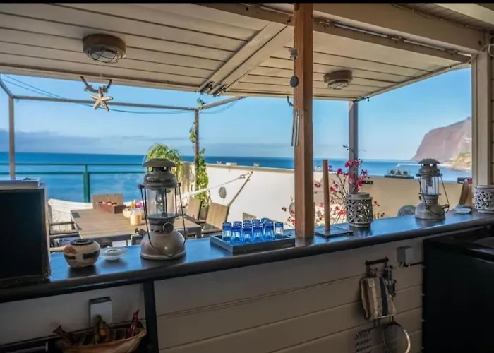 Sea Breeze Beach Penthouse - Praia Formosa