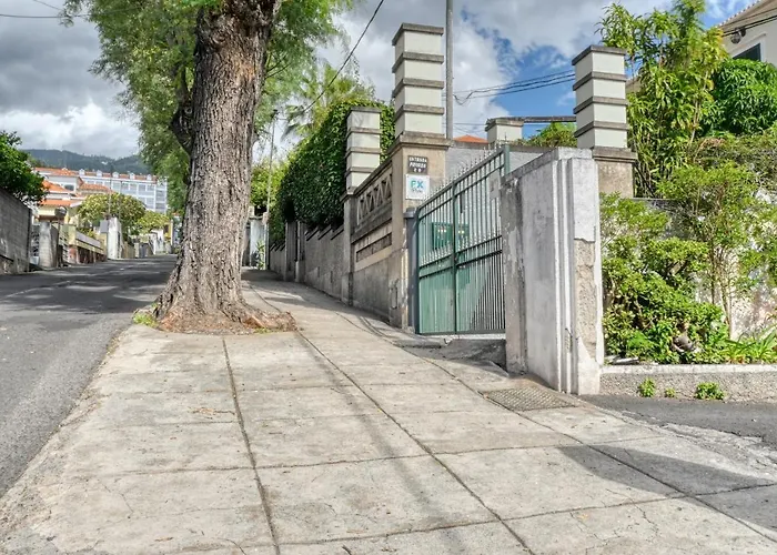 Villa Rosa, A Home In Madeira