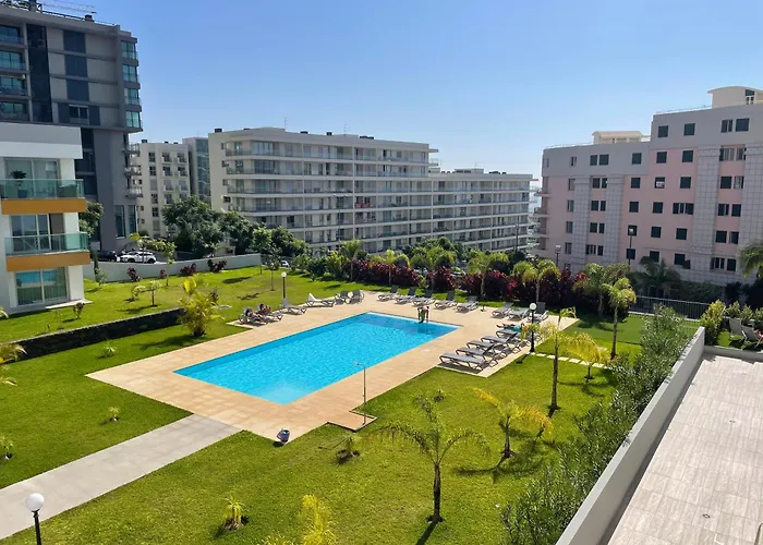 Pool View Apartment