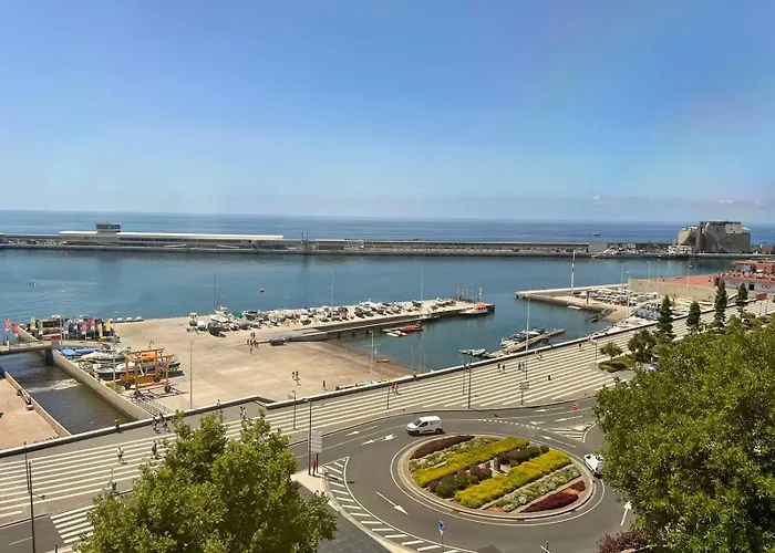 Center Marina View Silver Studio