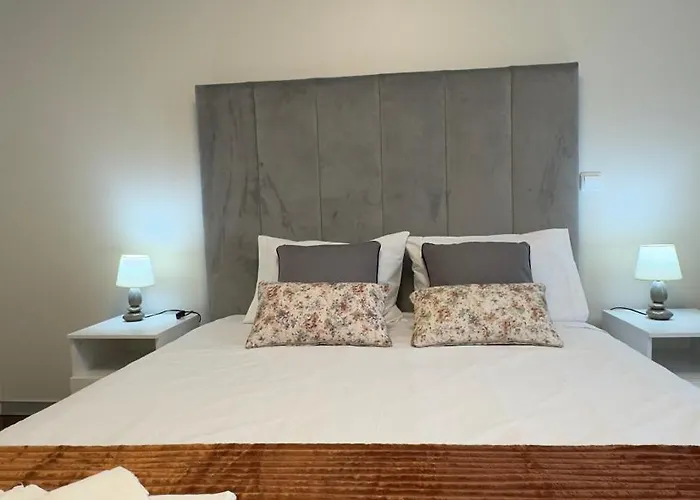 La Vie Center Flat