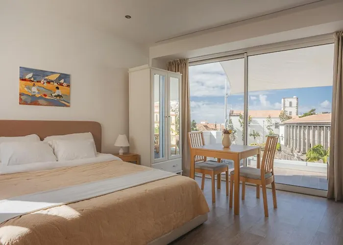 Madeira Rooftop Studio, Ocean & City View