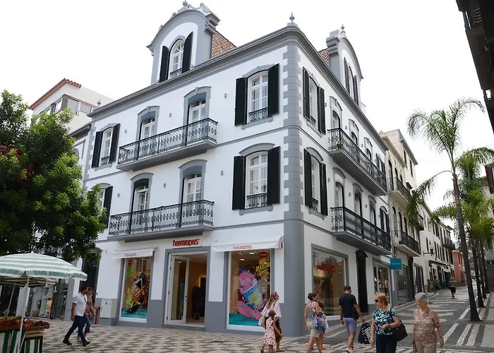 Edificio Charles 203