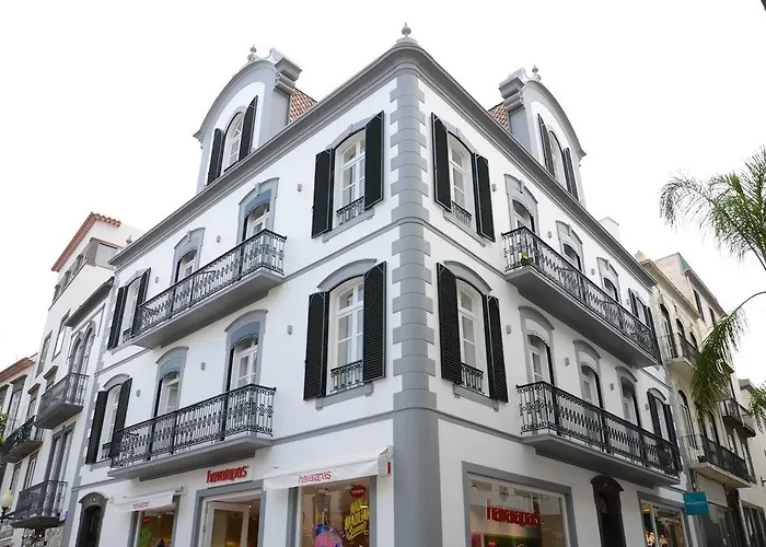 Edificio Charles 206