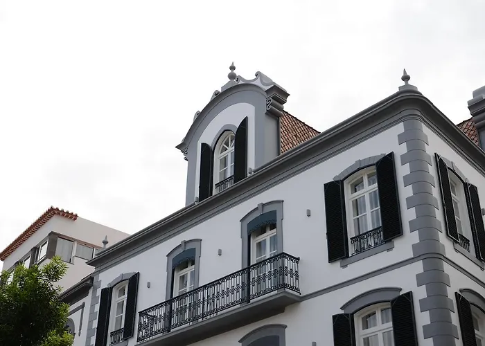 Edificio Charles 201