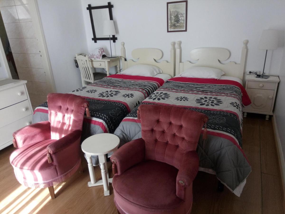 Pensao Residencial Teresinha Guest house