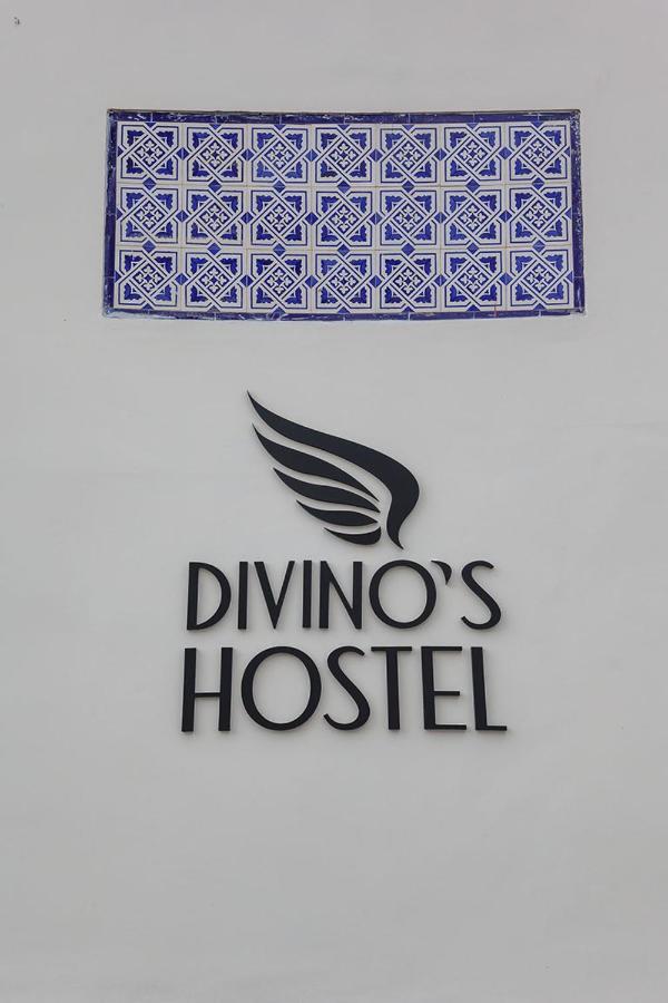 Hostel Divino's