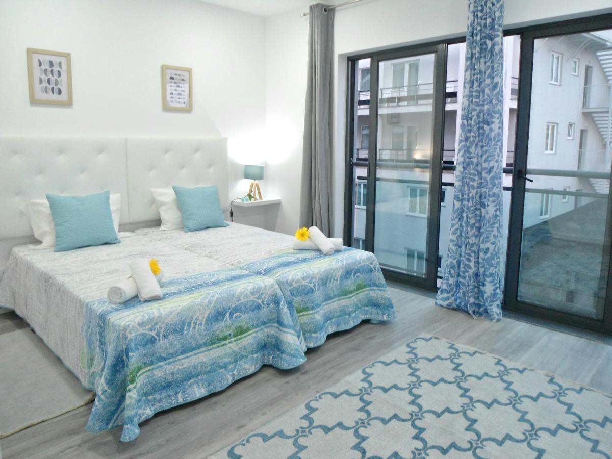 Town Apartment *