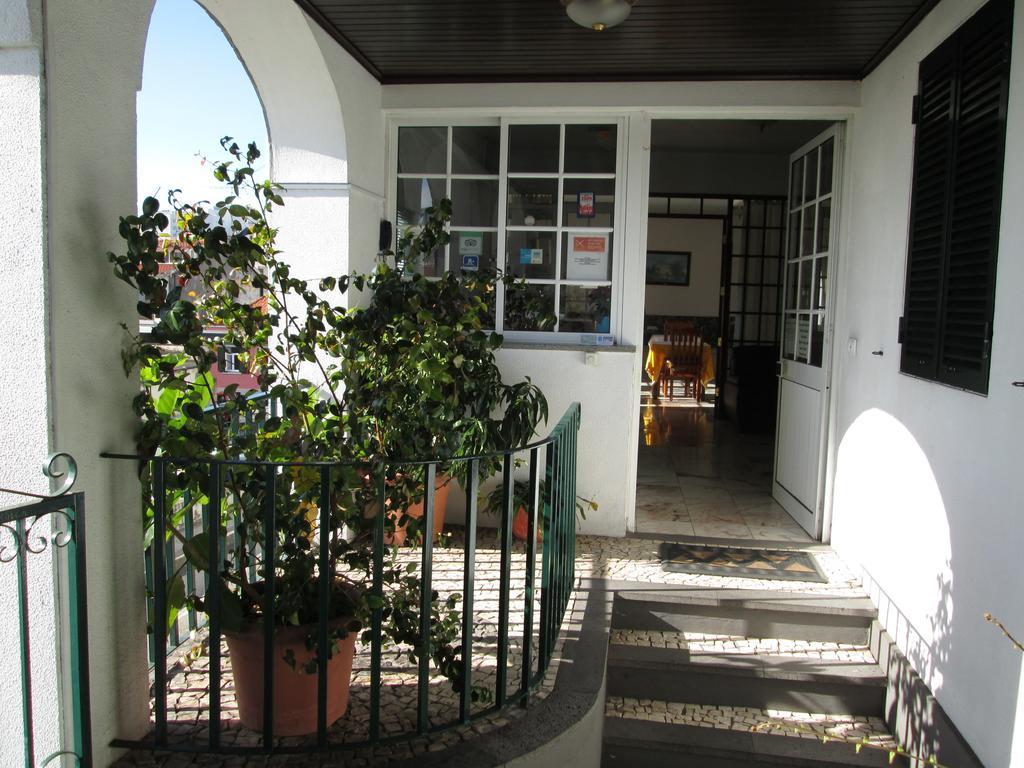 Pensao Residencial Teresinha Guest house